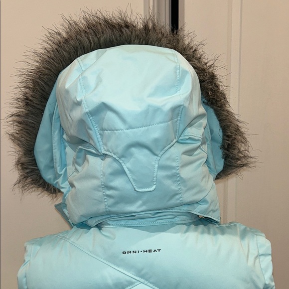 Columbia Women’s Lay D Down Omni Heat Winter Vest with removable hood. - Picture 9 of 14